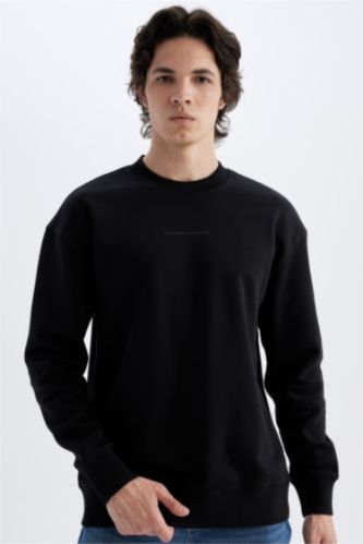 MAN Black Boxy Fit Sweatshirt