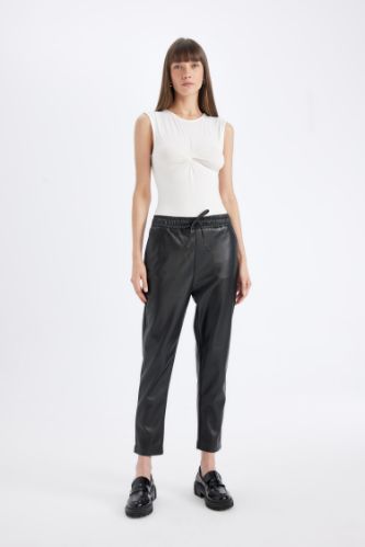 Jogger Fit Cepli Yüksek Bel Suni Deri Pantolon