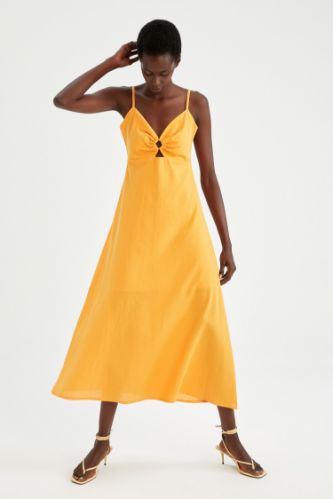 Short mustard sale yellow sleeveless dress