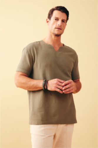 HOMME Kaki Clair Chemise À Manches Courtes Et Col En V Coupe Classique