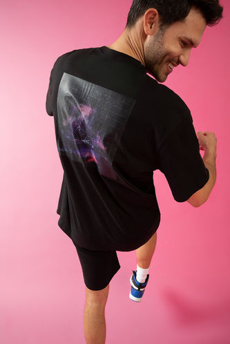 Oversize Fit Short Sleeve Minimal Logo Print T-Shirt