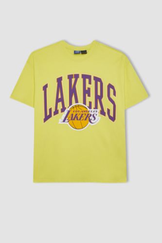 Yellow WOMAN NBA Los Angeles Lakers Licensed Crew Neck Short Sleeve T-Shirt  2552655 | DeFacto