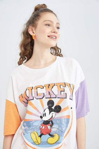 DF Plus Büyük Beden Regular Fit Disney Mickey & Minnie Bisiklet Yaka Kısa Kollu %100 Pamuk Tişört