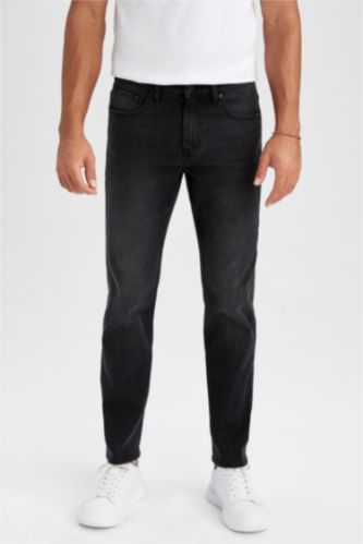 Man Black Sergio Regular Fit Normal Waist Pipe Leg Jeans