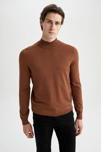 Пуловер стандартного кроя с высоким воротником для мужчин