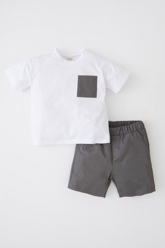 Комплект шорты и футболка стандартного кроя с круглым вырезом для мальчиков