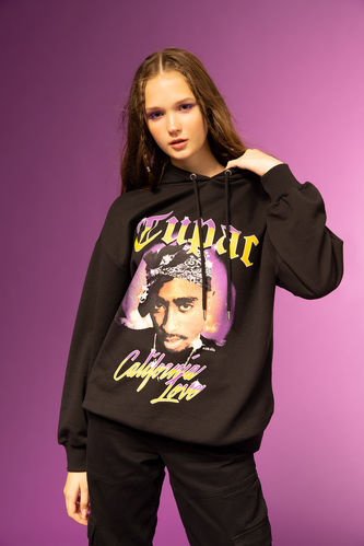 Oversize Fit Tupac Shakur licensed Printed Long Sleeve Sweatshirt