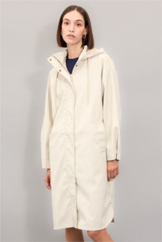 Su Geçirmez Kapüşonlu Mevsimlik Uzun Yağmurluk Oversize Geniş Kalıp Dik Yaka Fermuarlı Çıtçıtlı Cepli