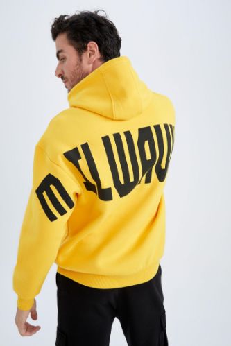 Bucks deals yellow hoodie