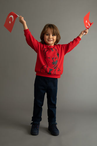 Erkek Çocuk 29 Ekim Cumhuriyet Bayramı Atatürk Baskılı Kırmızı Sweatshirt