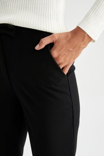 Black Woman Chino With Pockets Trousers 2693728 | DeFacto