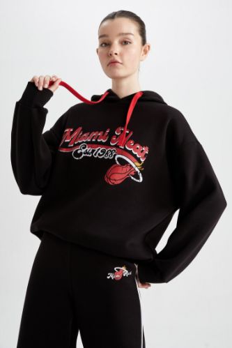 Black MAN Defacto Fit NBA Miami Heat Licensed Oversize Fit Crew