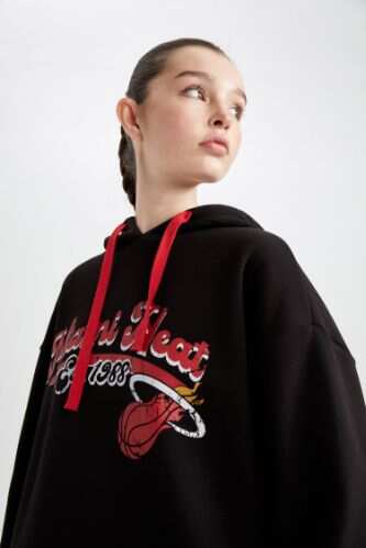 Black MAN Defacto Fit NBA Miami Heat Licensed Oversize Fit Crew