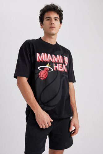 Black MAN Defacto Fit NBA Miami Heat Licensed Oversize Fit Crew