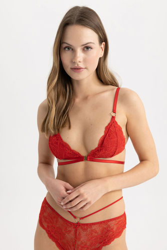 Red WOMAN Fall In Love Lace Rope Detailed Triangle T-Shirt Bra 2741353