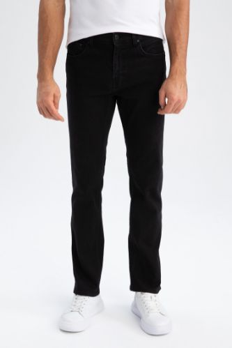 Black Man Sergio Regular Fit Jeans 2739411 | DeFacto