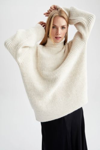 Oversize Fit Turtleneck Thessaloniki Fabric Pullover