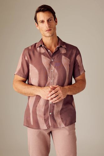 Modern Fit Polo Yaka Desenli Kumaş Kısa Kollu Gömlek
