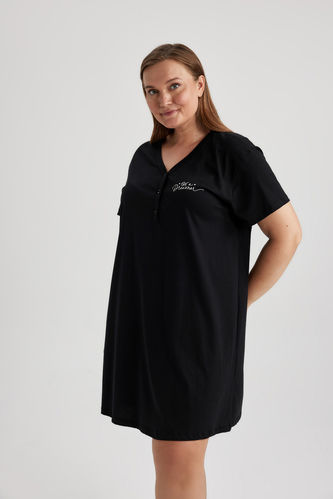 Fall in Love Regular Fit V-Neck Nightgown