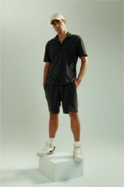 SHORT COUPE DÉCONTRACTÉE