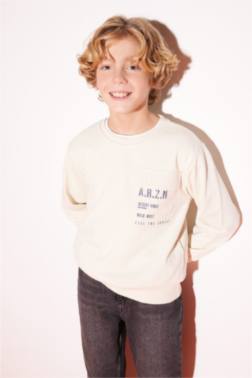 BOY CREW NECK POCKET PRINTED SWEATSHIRT