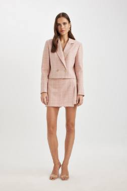 جيب شورت قصة عادية وخصر عالي