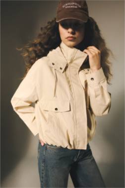 SU GEÇİRMEZ KAPÜŞONLU DOKUMA MONT