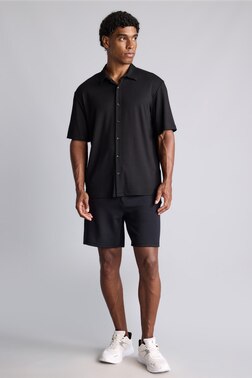 STANDARD FIT