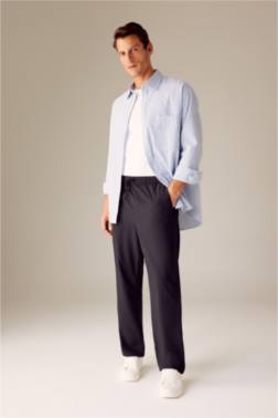 PANTALON CHINO À COUPE DÉCONTRACTÉE