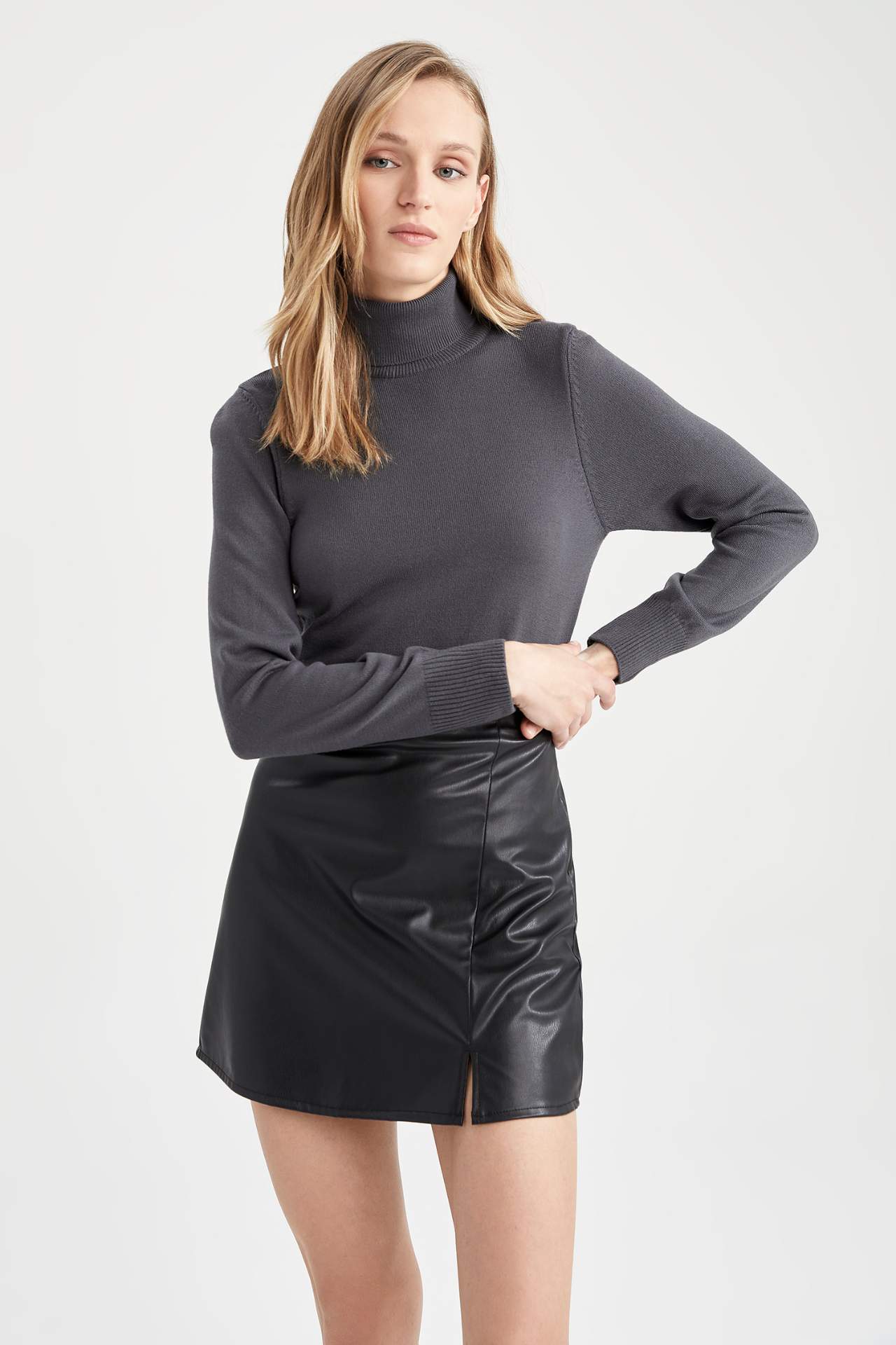 Damen Regular Fit Pullover mit Rollkragen