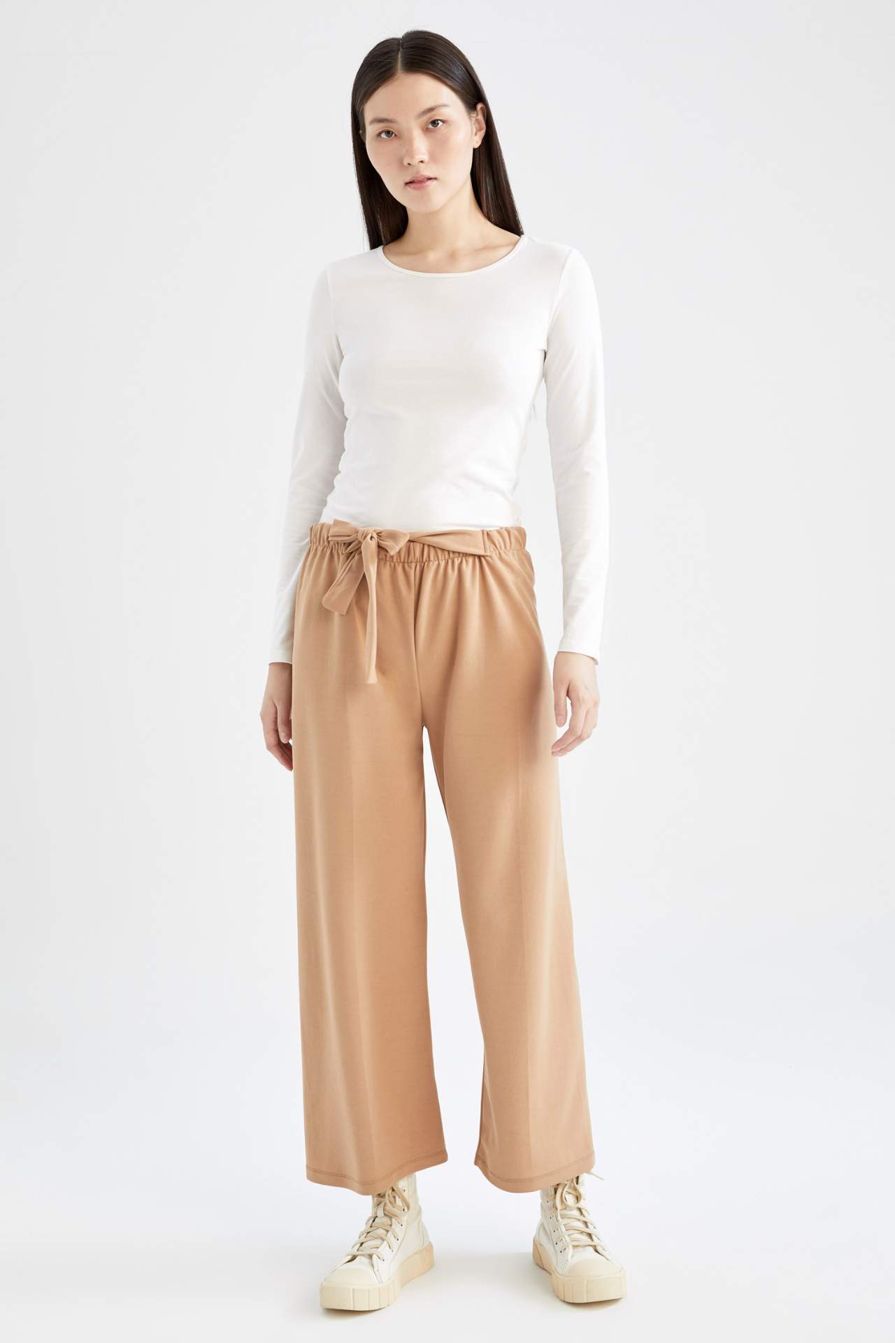 Brown WOMEN Trousers 2721345 | DeFacto