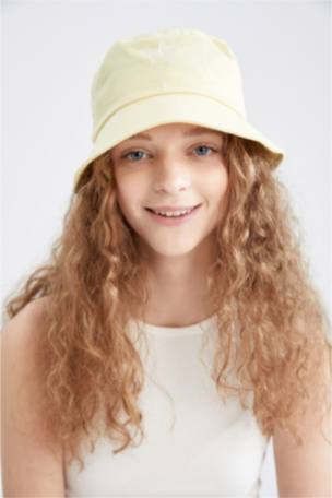 WOMAN Hat Models | DeFacto