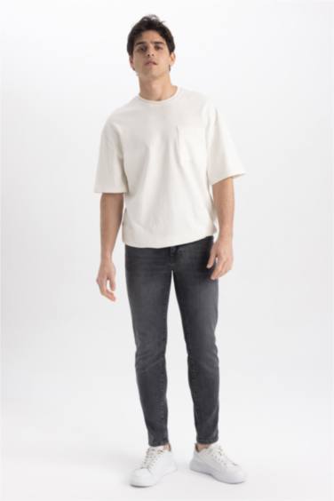 Slim Tapered Fit Narrow Fit Normal Waist Tapered Leg Jeans