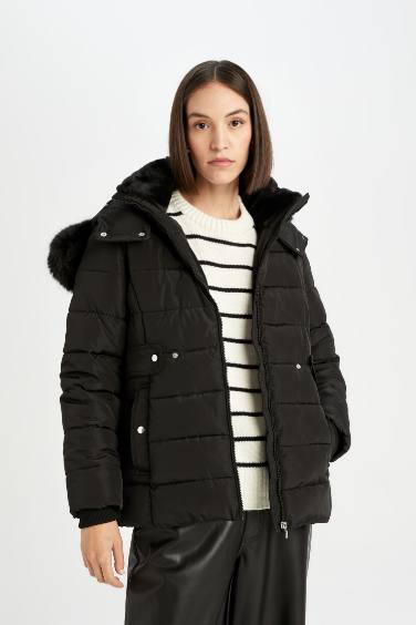 Su Geçirmez Hafif Uzun Şişme Mont Çıkarılabilir Suni Kürk Kapüşonlu Kapitoneli Fermuar Çıtçıtlı Cepli