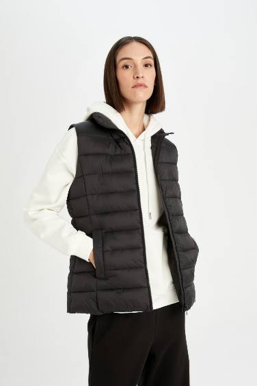 Su Geçirmez Dik Yaka Kapitoneli Fermuarlı Cepli Mevsimlik Şişme Yelek