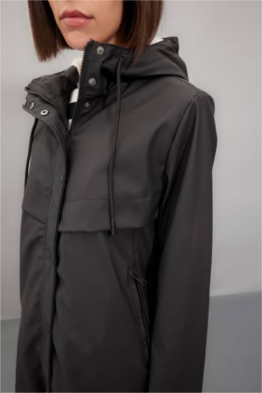 Su Geçirmez Uzun Yağmurluk Polar Astarlı Kapüşonlu Fermuarlı Çıtçıtlı Cepli Mevsimlik Suni Deri