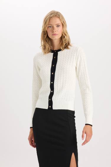 Fitted Crew Neck Basic Knitted Cardigan