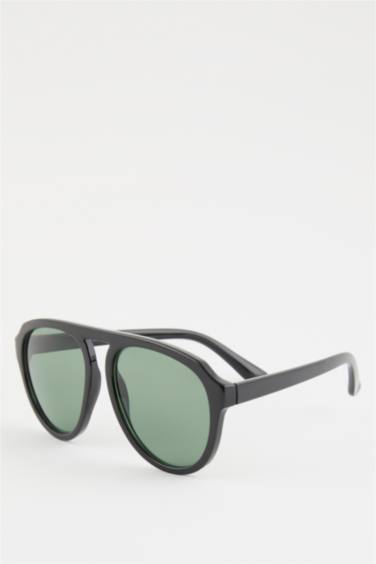 Man Round Sunglasses
