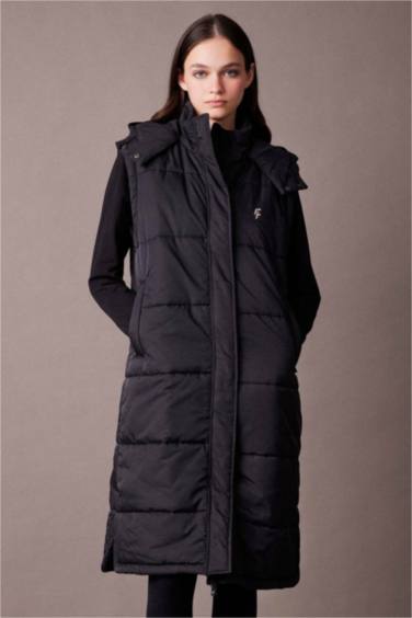 DeFactoFit Termometreli Su İtici Sporcu Kapüşonlu Uzun Şişme Yelek