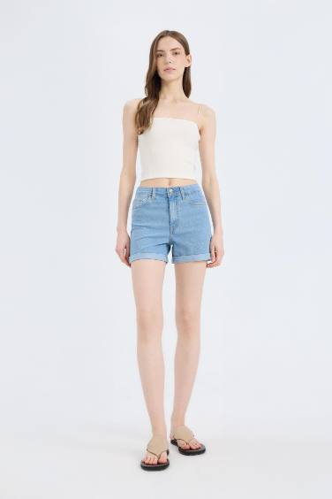 Джинсовые шорты с нормальной посадкой и закаткой внизу