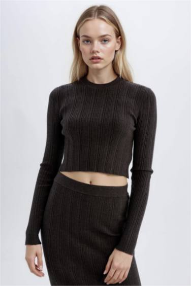 Slim Fit Dar Kesim Bisiklet Yaka Triko Kazak