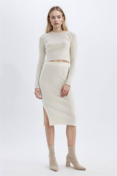 Slim Fit Dar Kesim Bisiklet Yaka Triko Kazak