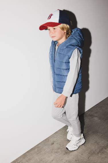 Erkek Bebek Su Geçirmez Kapüşonlu Fermuarlı Tafta Şişme Yelek