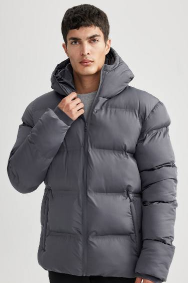 Water Repellent Regular Fit Hooded Puffer Jacket