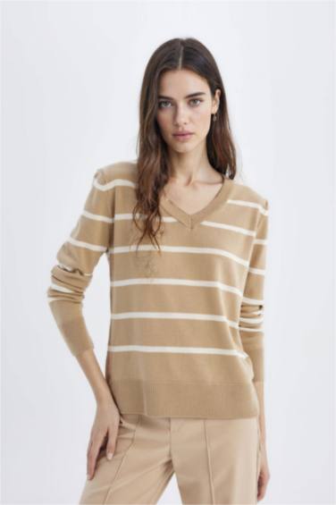 Relax Fit V Yaka Yumuşak Dokulu Çizgili Triko Kazak