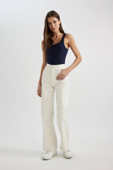 أندر شيرت مضلع برقبة مستديرة