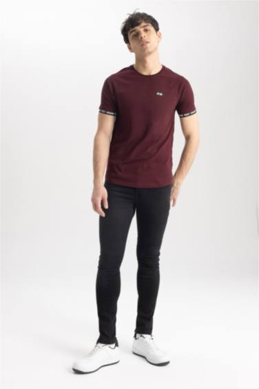 дөңгелек жаға минималл Қысқа жеңді футболка