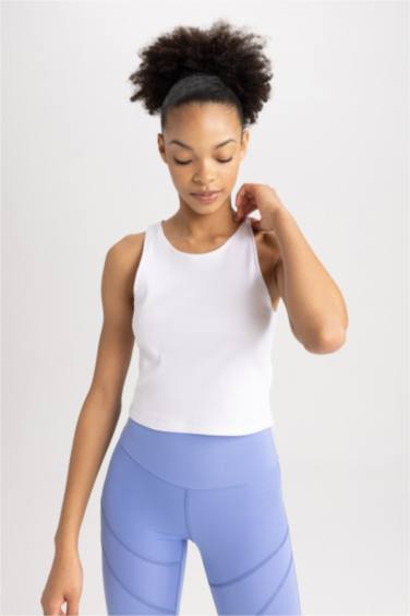 كروب توب برقبة مستديرة بدون أكمام من DeFactoFit