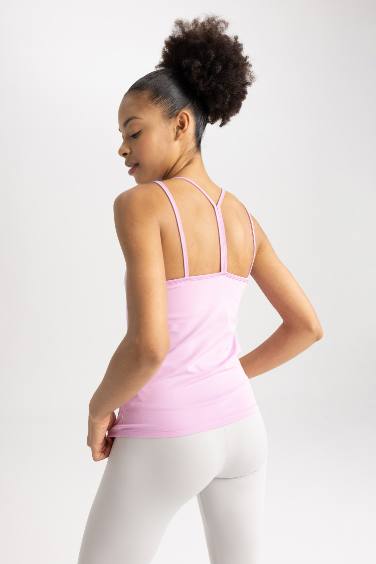 ديباردور رياضي قصة عادية من DeFactoFit