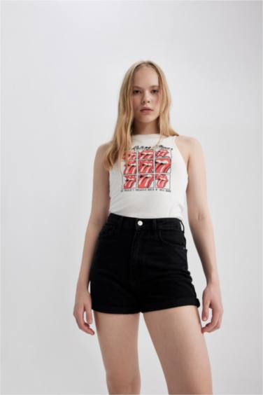 شورت موم فيت بخصر عالي بحافة مطوية